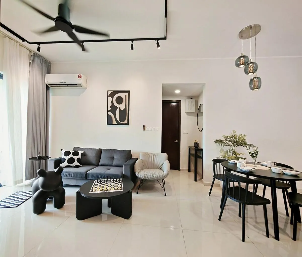 Danga Bay 2Br - Mj Black Or White - Walk To Beach Johor Bahru 0*,