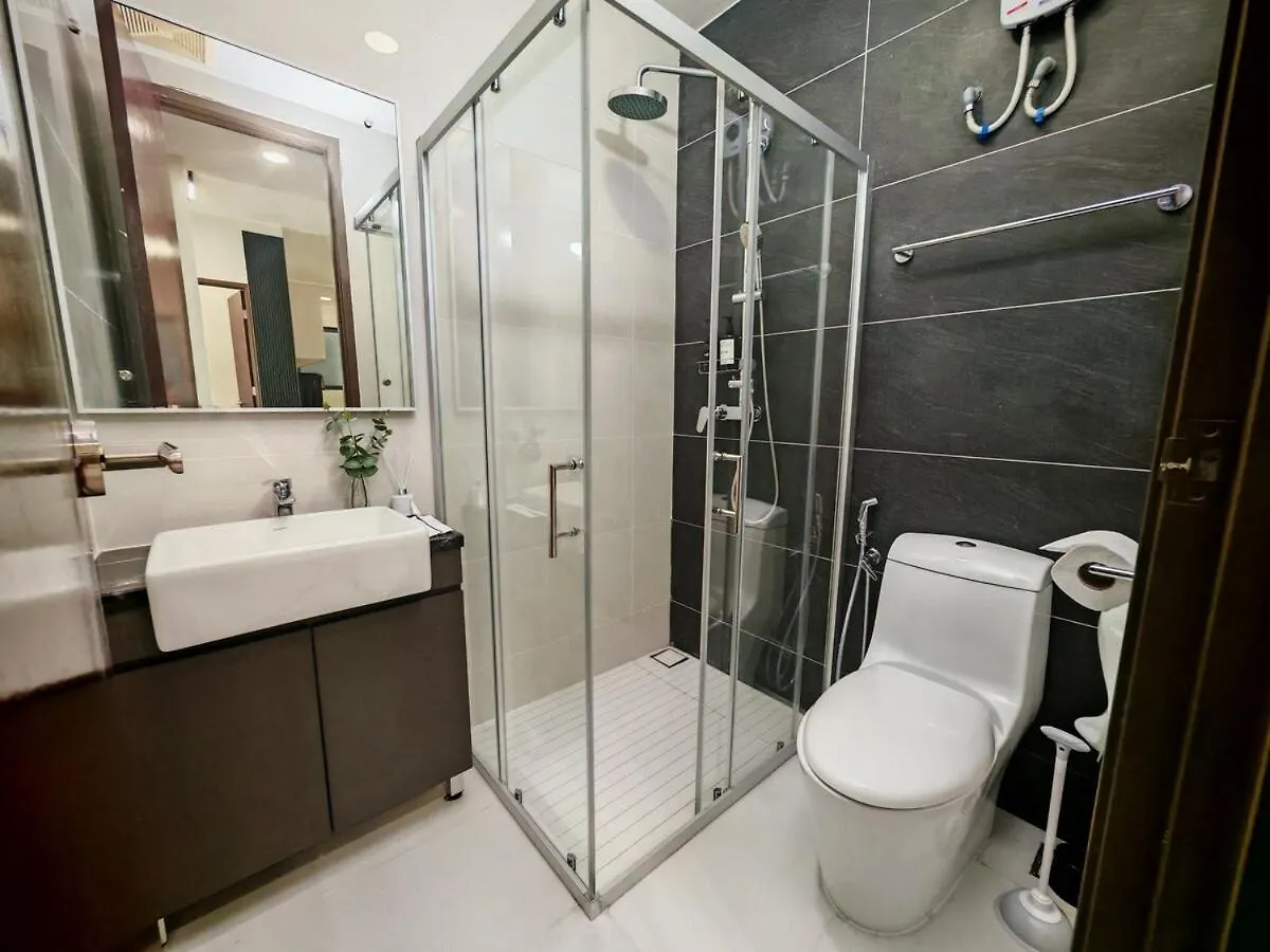 Danga Bay 2Br - Mj Black Or White - Walk To Beach Johor Bahru Apartment