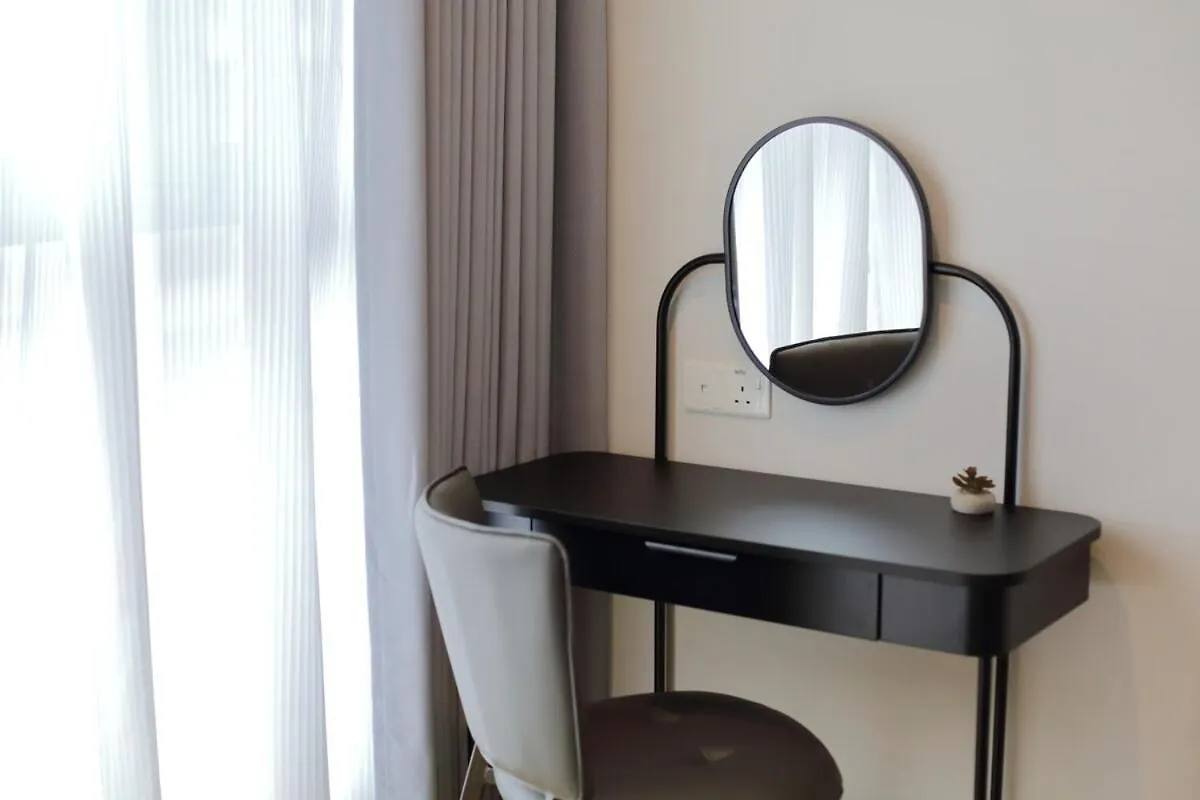 Danga Bay 2Br 2Wr - Black Or White - Walk To Beach Johor Bahru